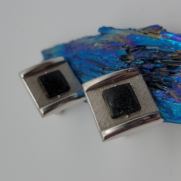 Men's cufflinks silver tone with black granite like setting. - Picture 8 of 8